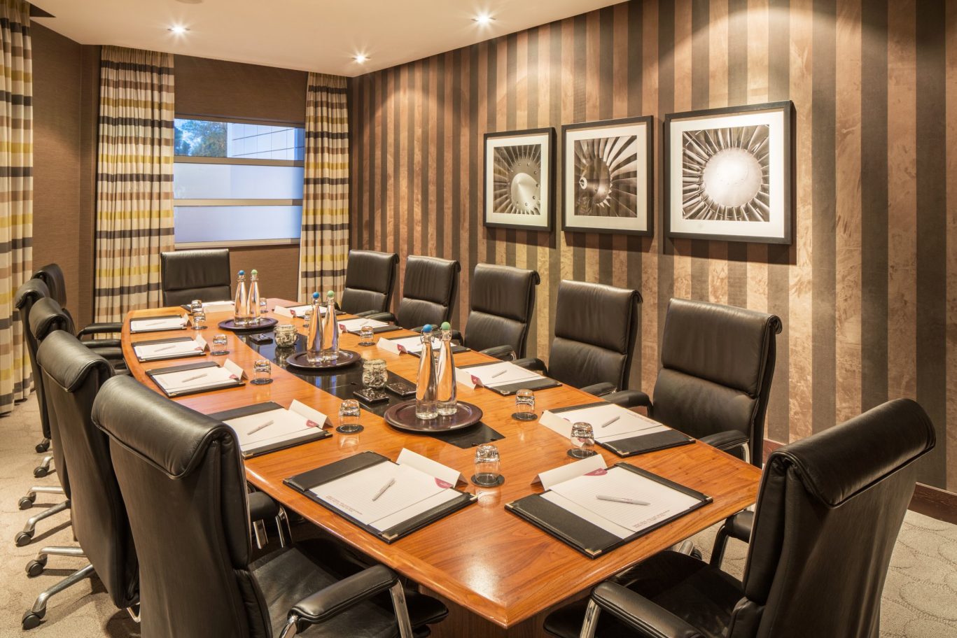 EXECUTIVE-BOARDROOM