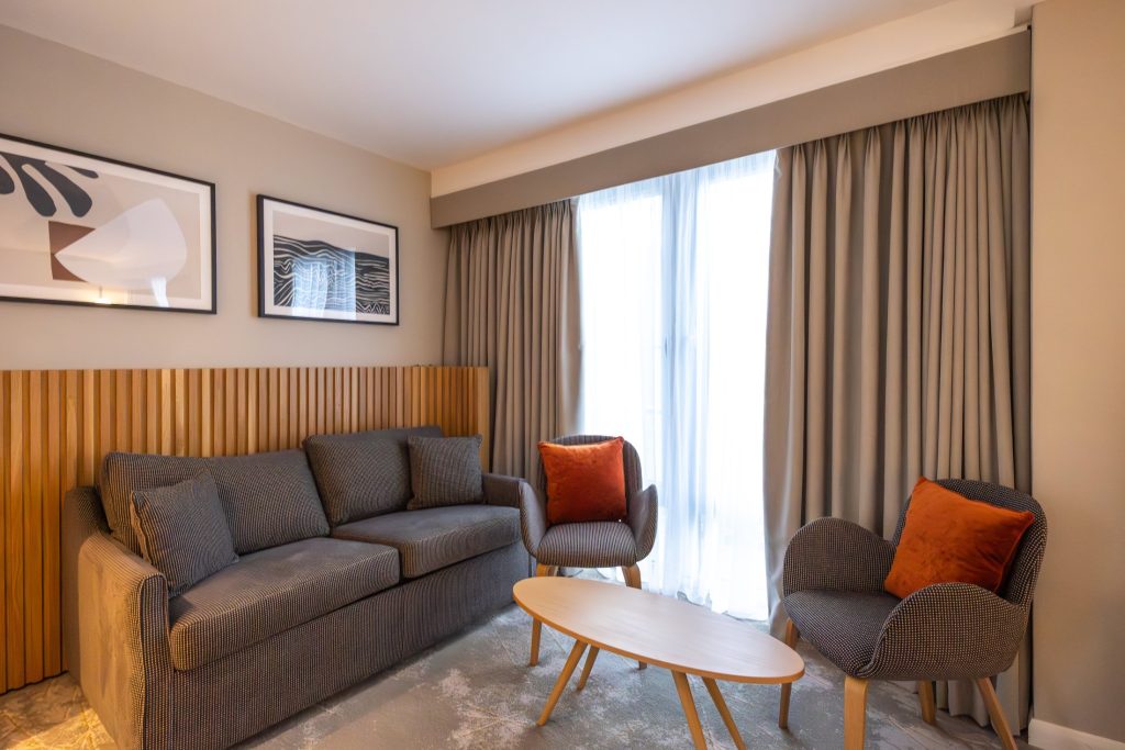 CP_Gatwick_715_Junior_Suite_05