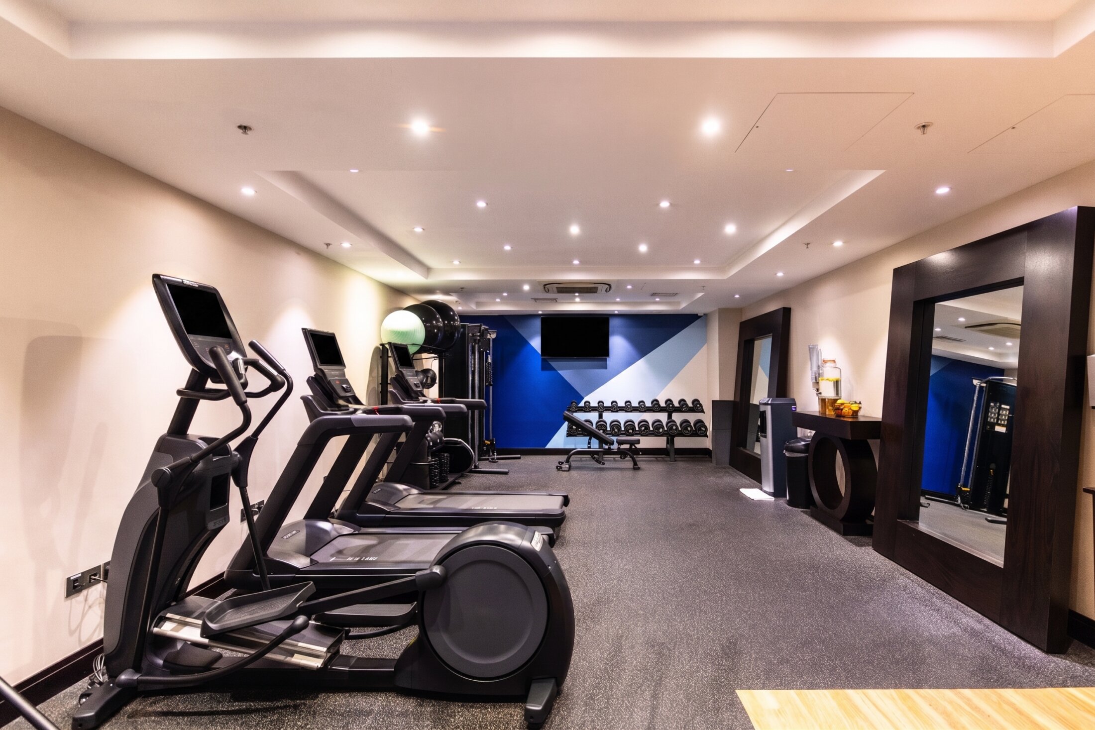 Doubletree Rome Gym close previous next 1 1