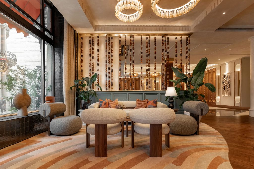 4Lounge10