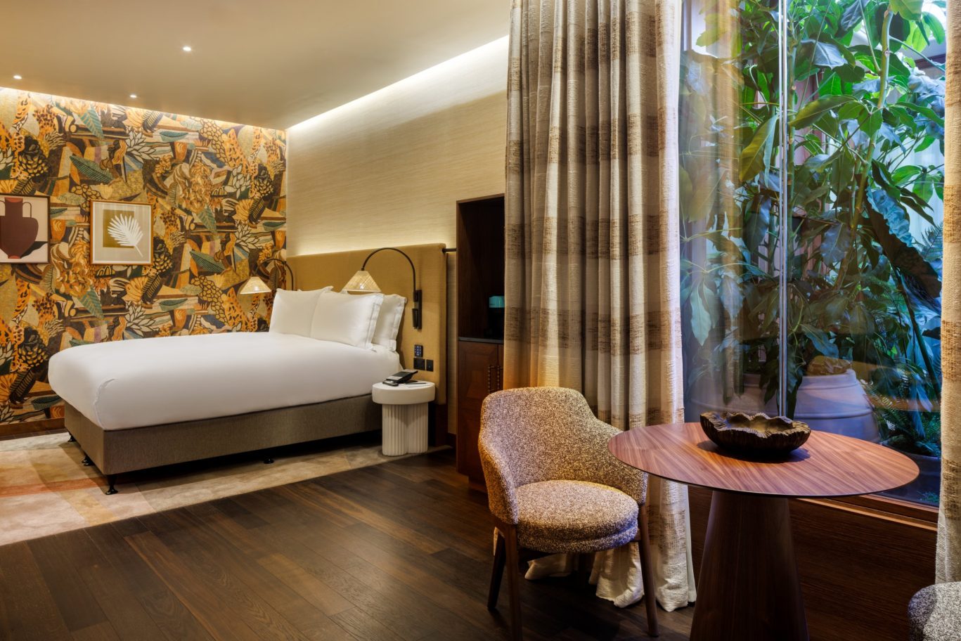 Room 1002 (4)